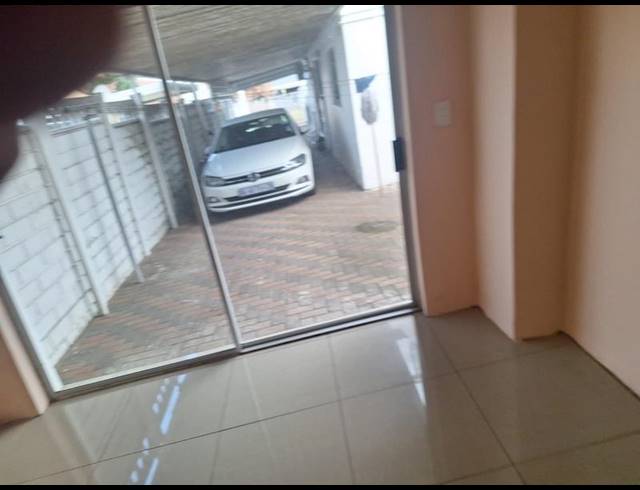 2 BEDROOM PROPERTY TO RENT IN MEREBANK